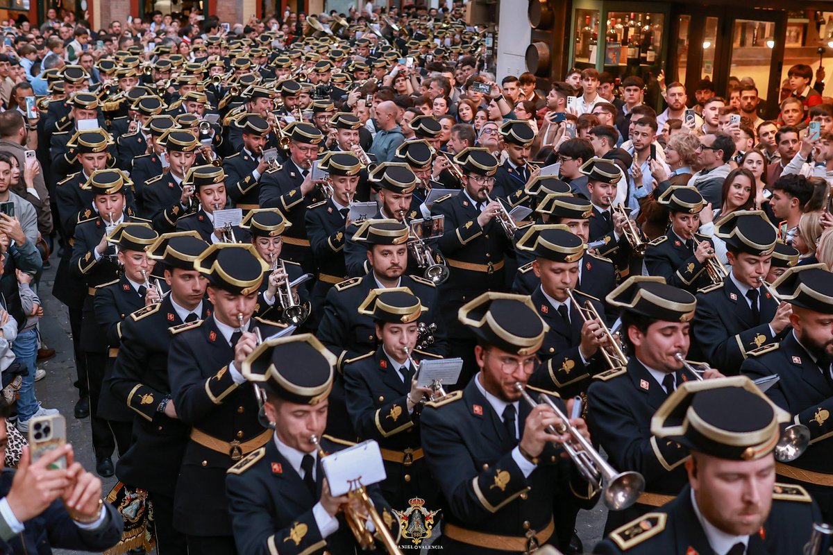Sevilla vive su Sábado de Abnegación.

🎼 Y al tercer día…
🎼 Dolores y Misericordia
🎼 Jesús de la Caridad
🎼 El Galileo
🎼 Al compás de la laguna
🎼 Despojado

#Abnegación26 <a href="/AbnegacionACC/">𝗔𝗯𝗻𝗲𝗴𝗮𝗰𝗶𝗼́𝗻 𝗱𝗲 𝗦𝗮𝗻 𝗕𝗲𝗿𝗻𝗮𝗿𝗱𝗼</a>