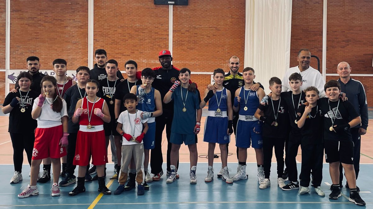 ExtremenaBoxeo's tweet photo. El 7 marzo en Miajadas interclub categoría SCHOOL, gran jornada de entrenamiento de formas: comba, sombras y trabajo manoplas.
Agradecimientos a todos los participantes por formar parte de este día. En especial,Team Dijoux y  Ayuntamiento Miajadas por ceder las instalaciones. https://t.co/f9QwXuGkVG
