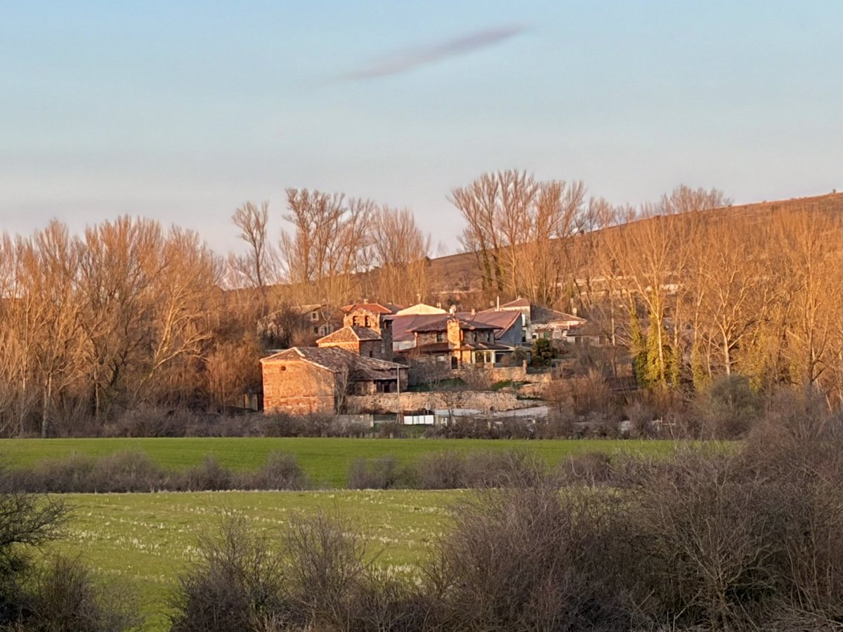 nachoramosc's tweet image. Atardecer en el pueblo. #Guadalajara #Castilla