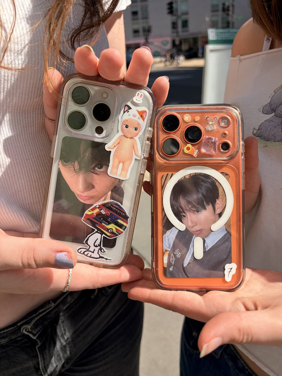 NO JUNGKOOK DONT EAT THE OTHER JUNGKOOK