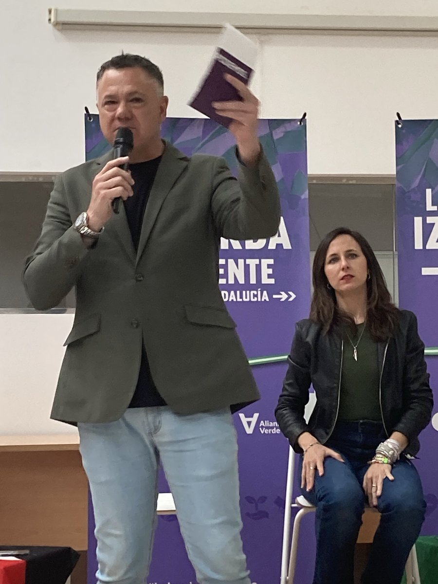 joseluaires15's tweet photo. Recuperar derechos frente a las derechas. Ambición y ganas frente a quienes quieren que nada cambie.

Vamos a poner en pie a la izquierda transformadora y de paz que necesita el pueblo andaluz. 

Con todo, @JA_DelgadoRamos ✊🏽 https://t.co/YnjEpunq2Y