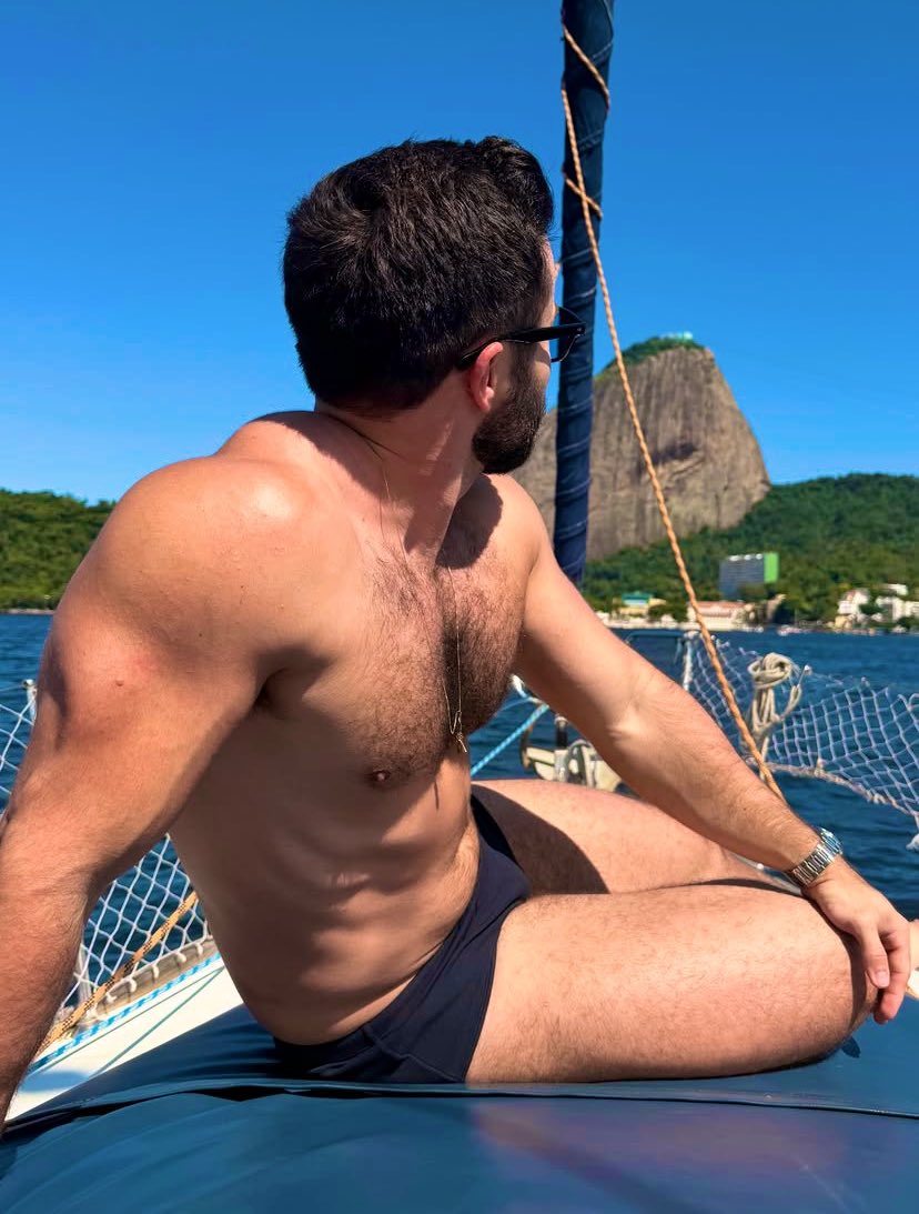 Fã de homens de sunga tweet media