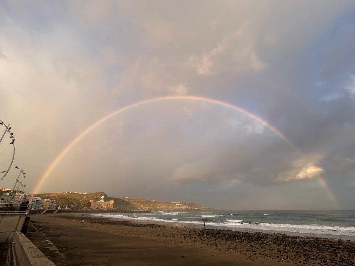 M_N_D_'s tweet photo. Hoy en Las Canteras, Las Palmas https://t.co/PC0cq4UdOg