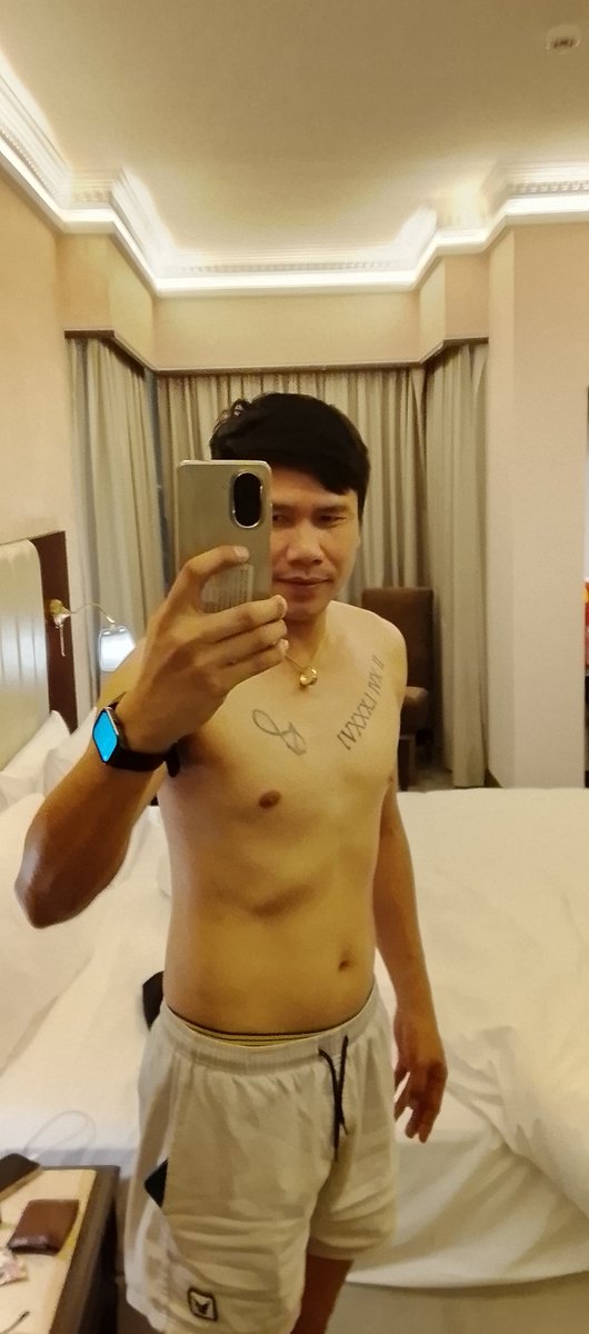 Massage therapist tweet media