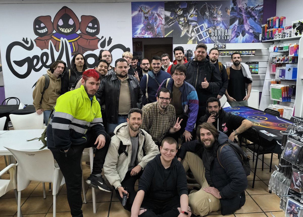 GeekLogía ◬ tweet media