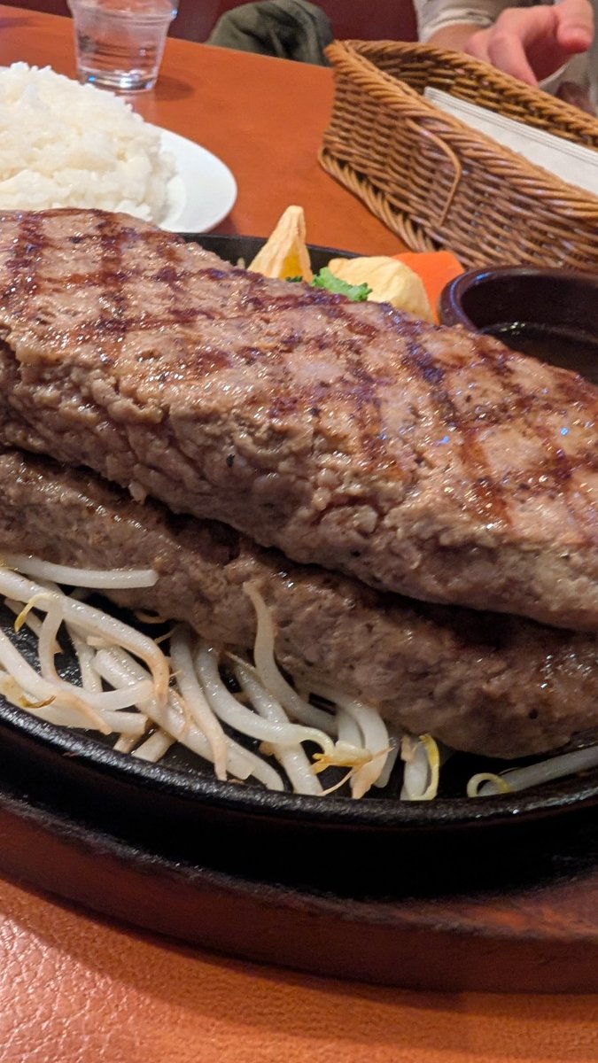 たくっちやーん tweet media