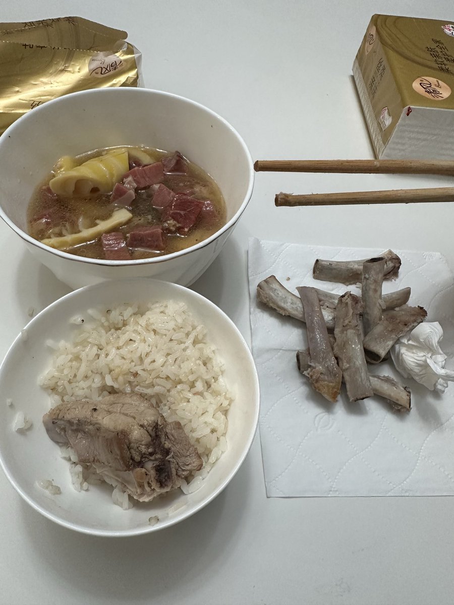 飞翔的荷兰人 tweet media