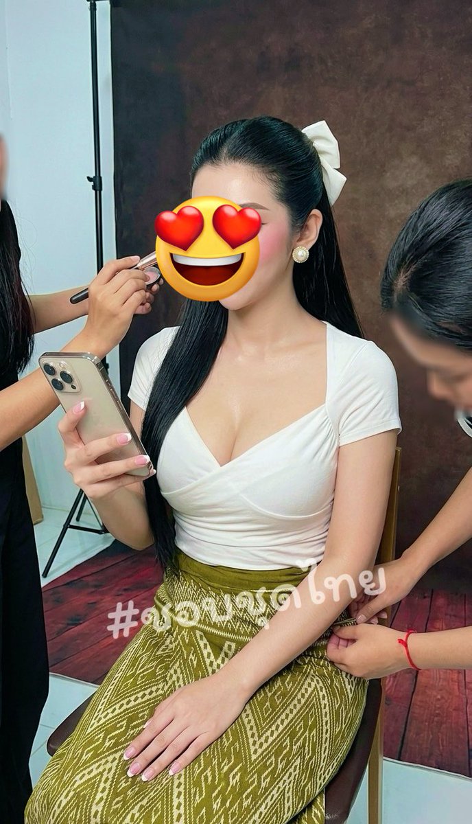 ชอบชุดไทย tweet media