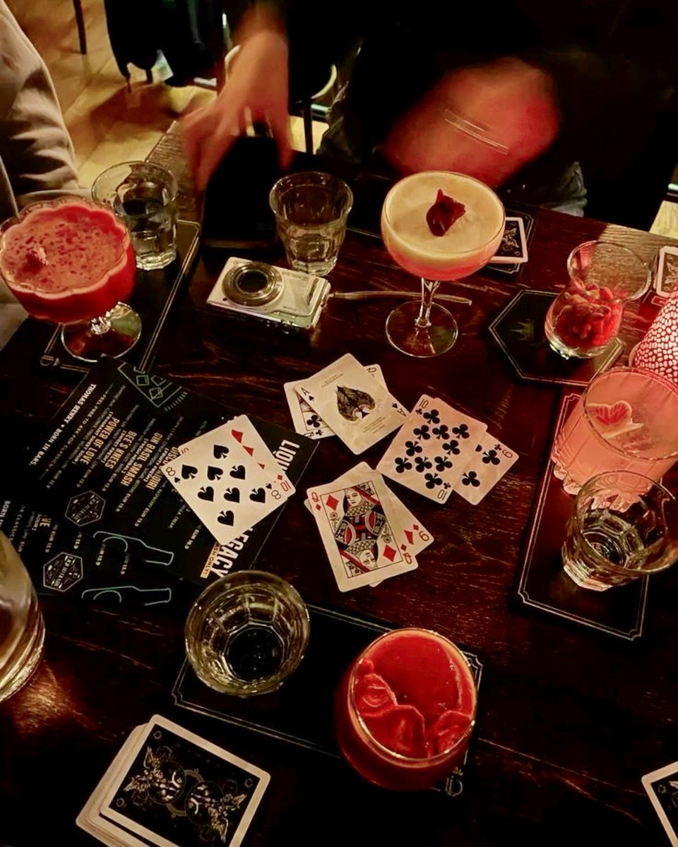 𝗧𝗵𝗲 𝗙𝗿𝗶𝗲𝗻𝗱𝘇𝗼𝗻𝗲 𝗕𝗮𝗿 🥃 tweet media