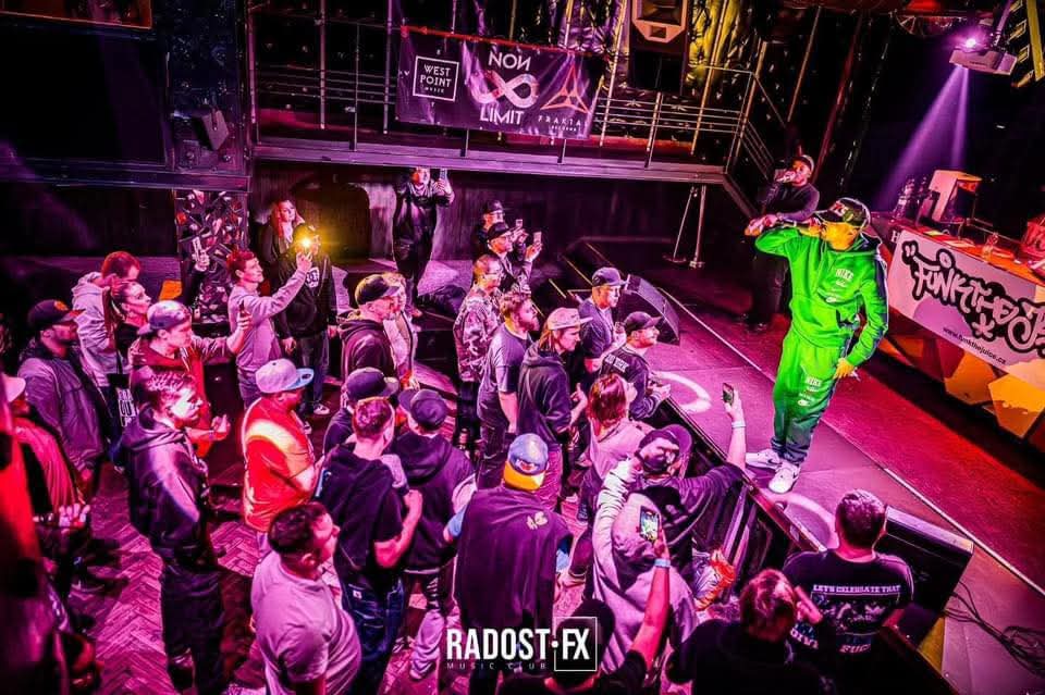 rustejuxx357's tweet photo. To Get A Mean 16 Or Book #RusteJuxx For A Live Show Contact hardbodiehiphop@gmail.com Serious Inquiries Only!!!!!!!!! https://t.co/L1Bs8kxkVM