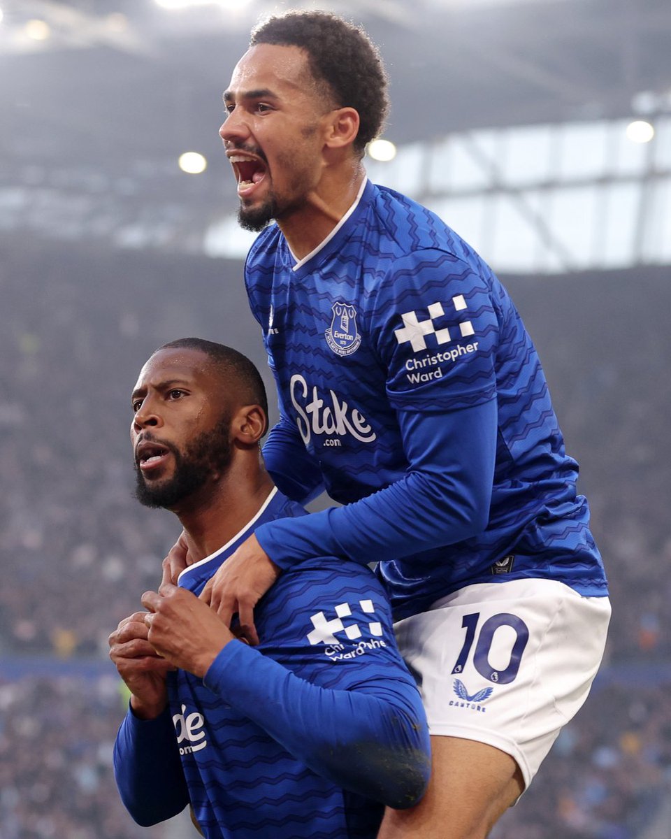 Premier League tweet media