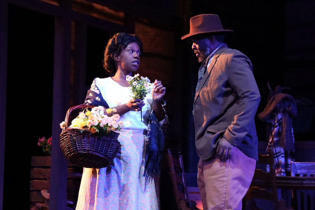 StLouisAmerican's tweet image. '‘Flyin’ West,’ where Black women Lead'

🖋 Kenya Vaughn | The St. Louis American
📸 Taylor Marrie | St. Louis American

#stlamerican #stlnews #stlouis #TheBlackRep #FlyinWest #PearlCleage #WomensHistoryMonth #BlackTheater 

stlamerican.com/arts-and-enter…