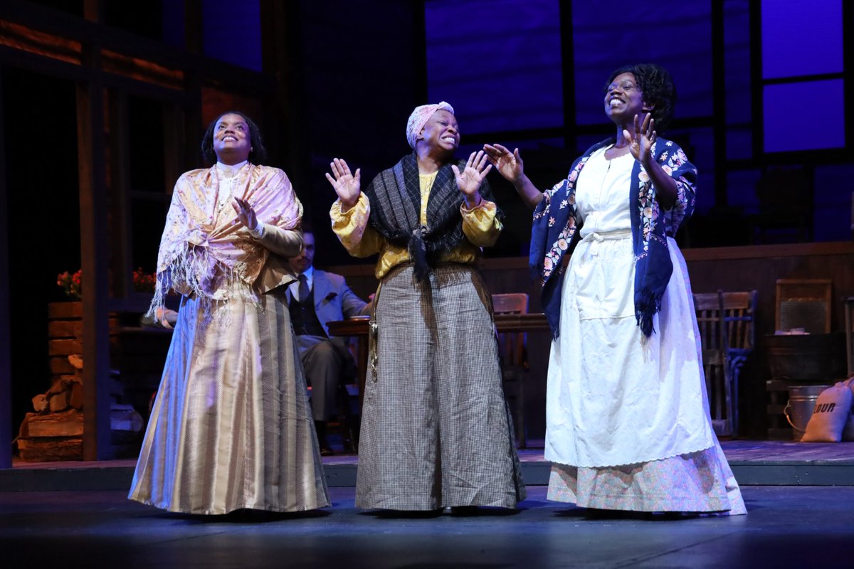 StLouisAmerican's tweet image. '‘Flyin’ West,’ where Black women Lead'

🖋 Kenya Vaughn | The St. Louis American
📸 Taylor Marrie | St. Louis American

#stlamerican #stlnews #stlouis #TheBlackRep #FlyinWest #PearlCleage #WomensHistoryMonth #BlackTheater 

stlamerican.com/arts-and-enter…