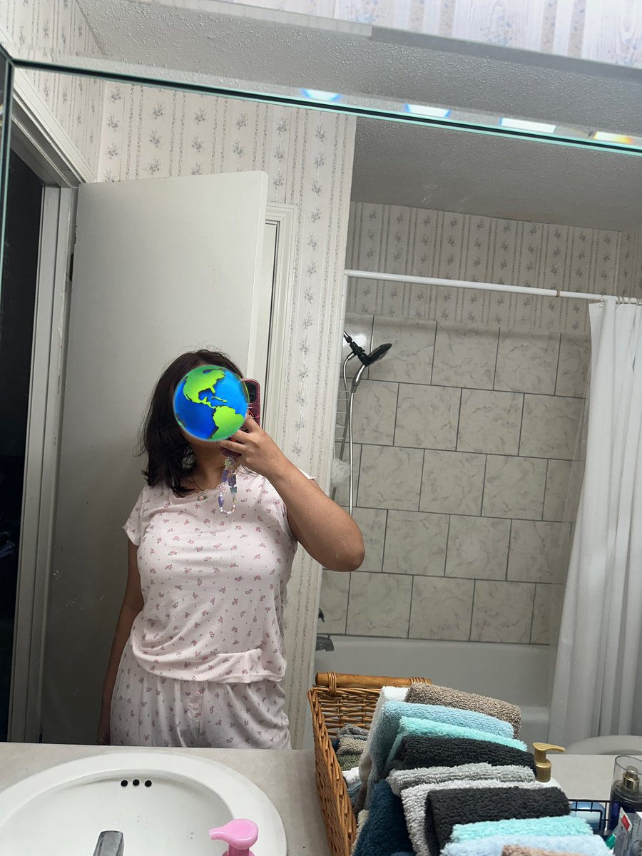 zia 𝜗𝜚 tweet media