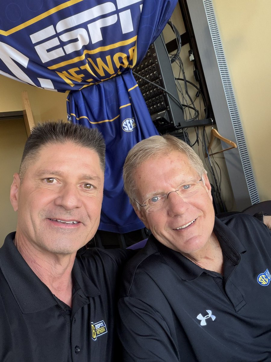 realbenmcdonald's tweet image. Back in #RedStick with the legend #LynRollins for a rubber game between @ou_baseball and @lsubaseball rite now on the @secnetwork + #LetsGeaux ⚾️