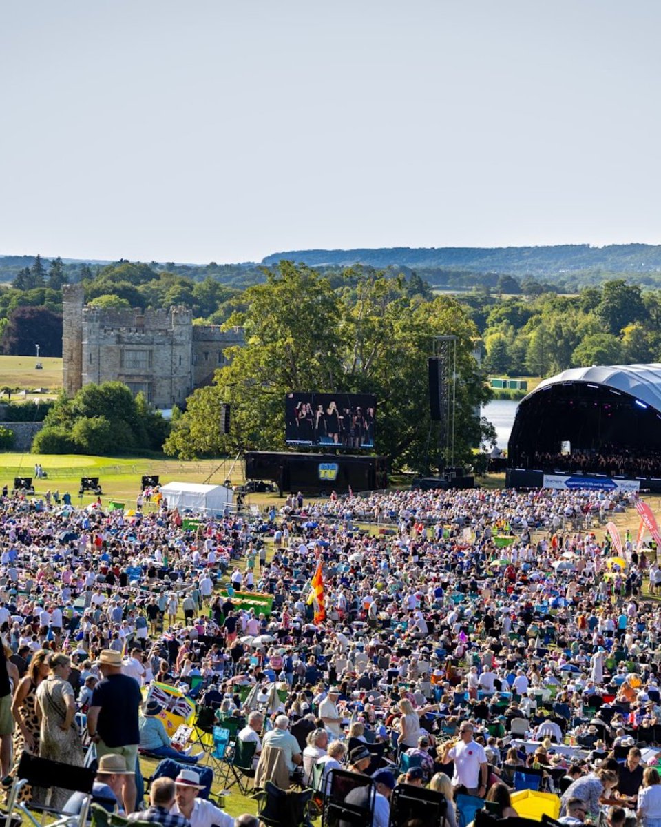 Leeds Castle Concert tweet media