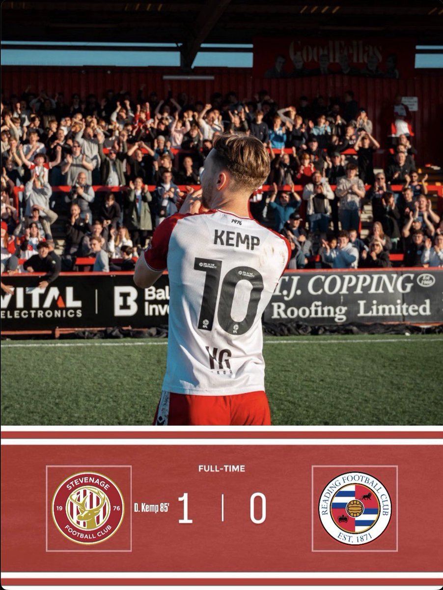 _BORONEWS_'s tweet photo. KEMPY IN THE DYING MOMENTS 🔥

Stevenage beat Reading 1️⃣-0️⃣ at Broadhall Way.

Our next game is against Rotherham United away from home at the AESSEAL New York Stadium on Friday 3rd April 🔜

UP THE BORO 🔴⚪️

#sbfc | #STEREA https://t.co/p4Yim6A2lw