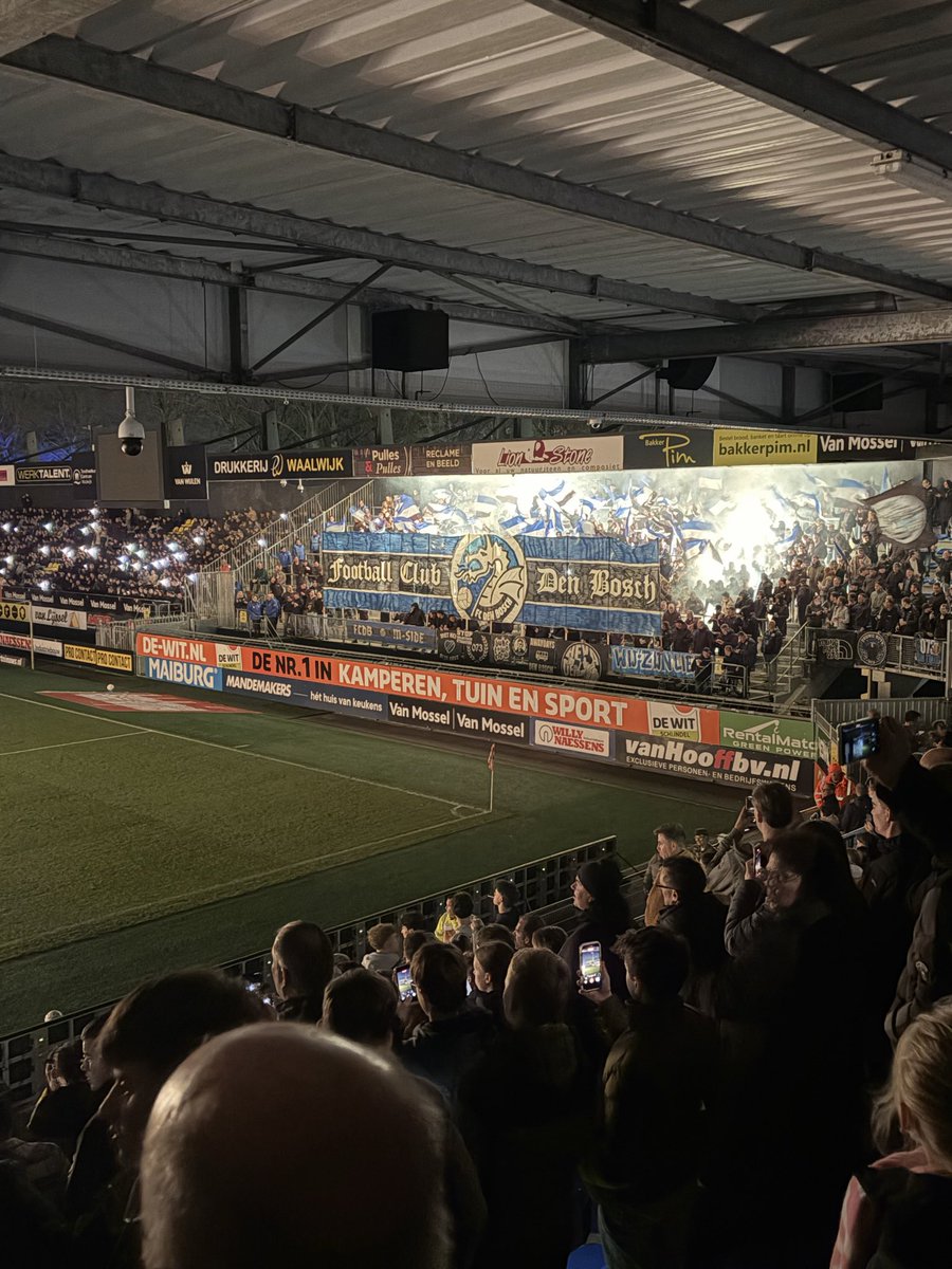 Den Bosch is de hoofdstad van Brabant! 🔵⚪️🔵

#rkcdbo #kkd

<a href="/PintenEnPunten/">Pinten en punten 🍻⚽️</a>