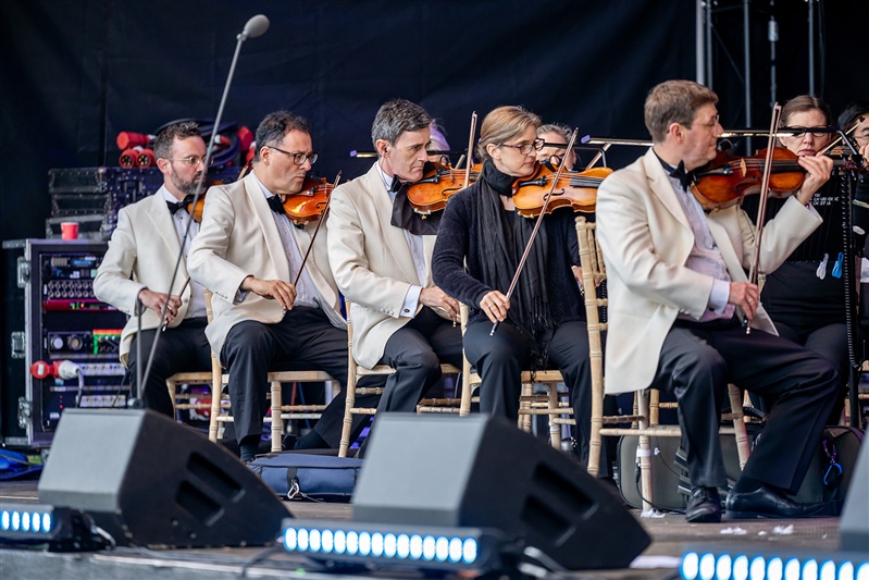 Leeds Castle Concert tweet media