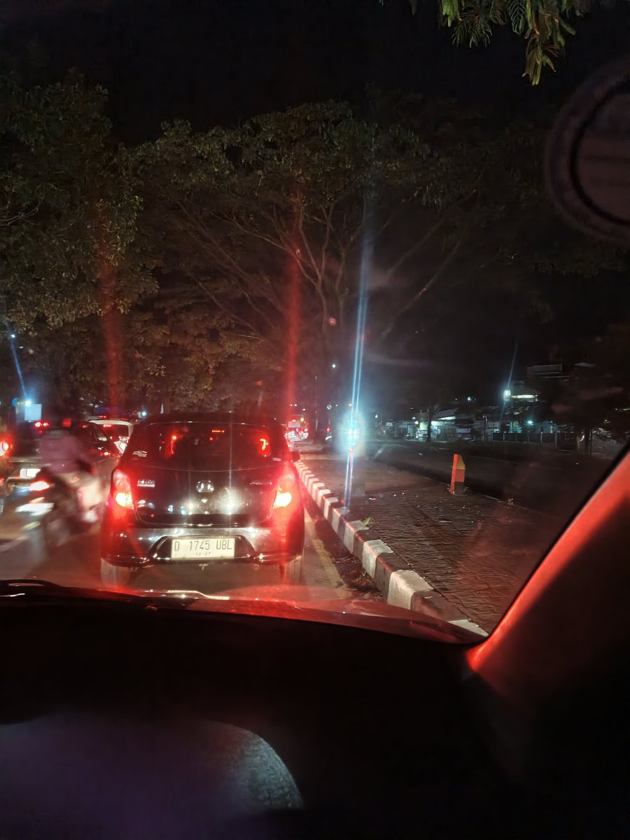 Kaluar tol Cileunyi ripuh kieu 😂