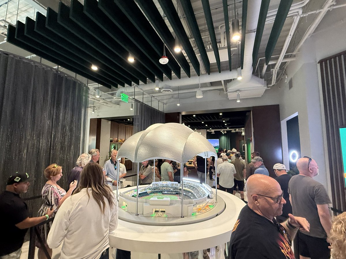 Mick Akers tweet media