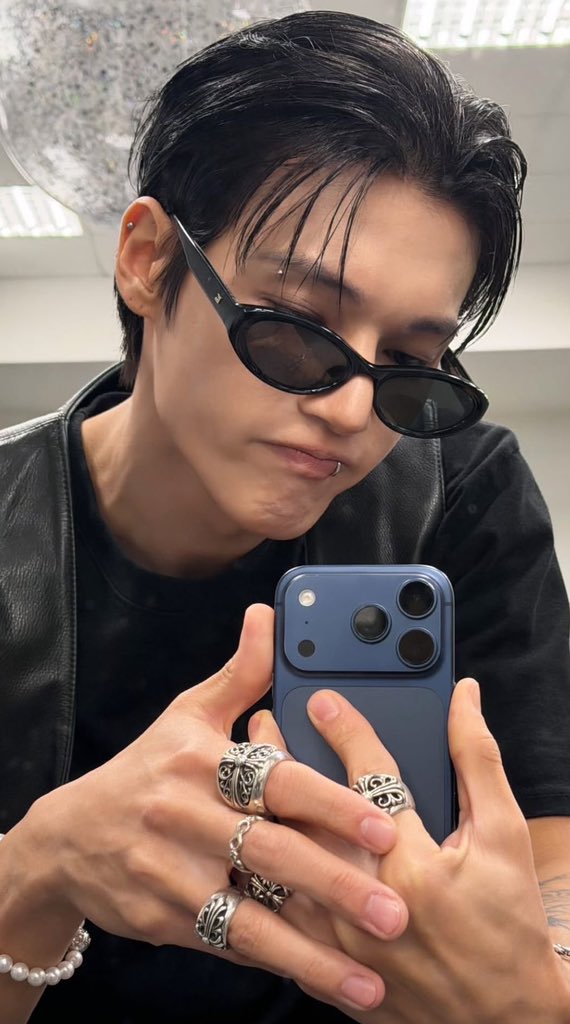 ‍‍ ‍‍ kyauhn 🦇 tweet media