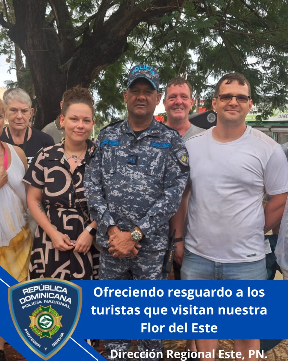#LaRomana |  En apoyo a  Cestur resguardando el área donde se movilizan  los visitantes extranjeros del crucero. <a href="/PoliciaRD/">Policía Nacional República Dominicana</a> <a href="/pesqueiradiego/">Diego Pesqueira</a> <a href="/raisatv/">Raisa Nuñez</a> <a href="/LincolnRivera/">Lincoln Rivera</a>
