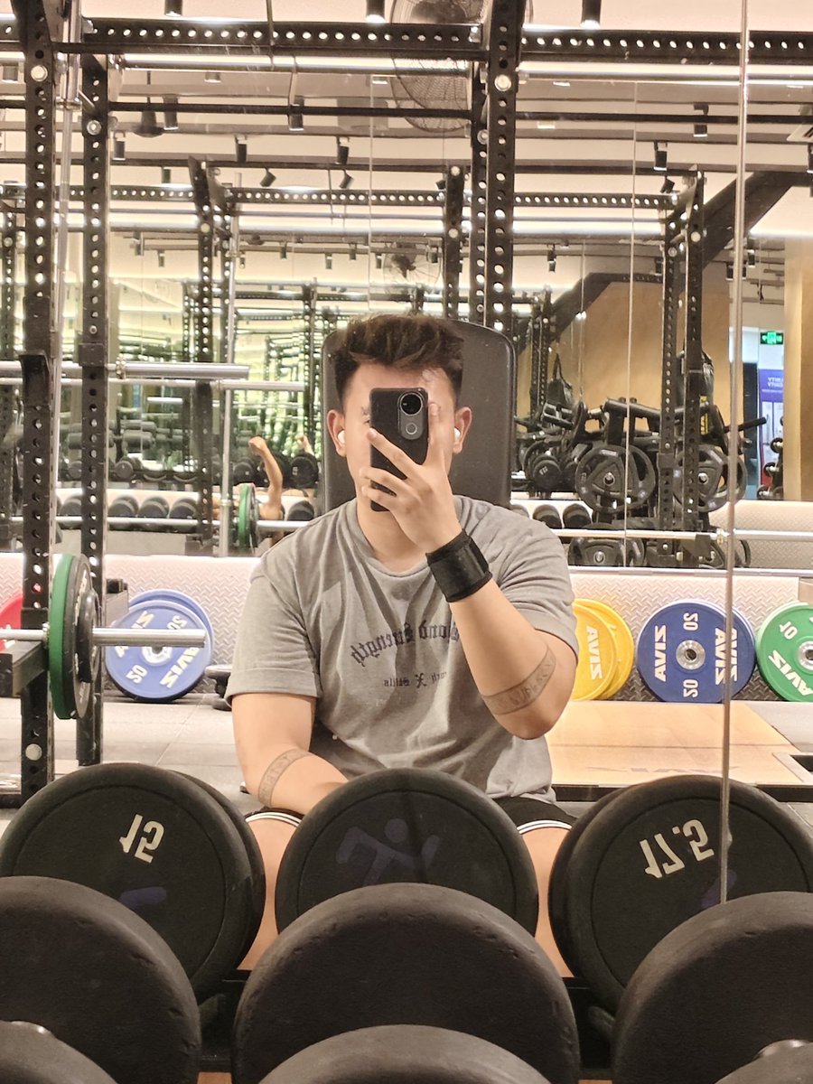 Rex 🜲 tweet media