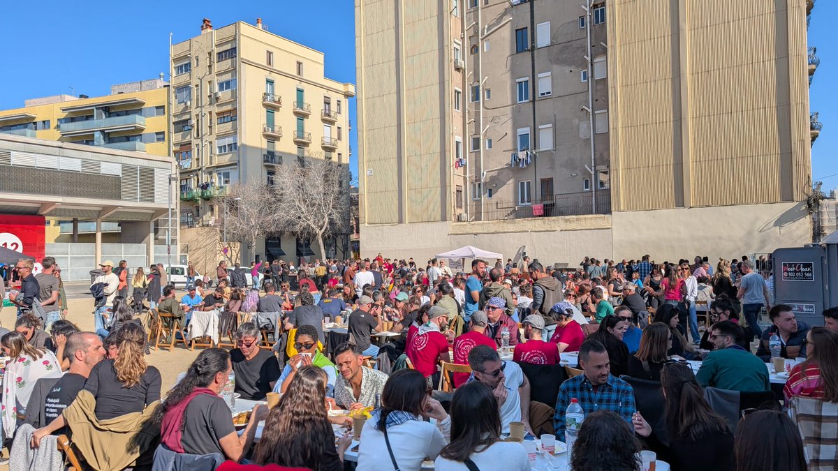 Octubre_P9's tweet photo. La paella estava espectacular!🤤🥘
#FallesPoblenou https://t.co/MSwK2IZHWt