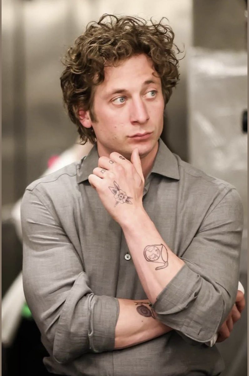 izzy 🫐 tweet media