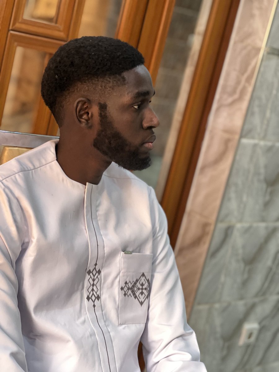 £|z0 😌🇸🇳⭐️⭐️ tweet media