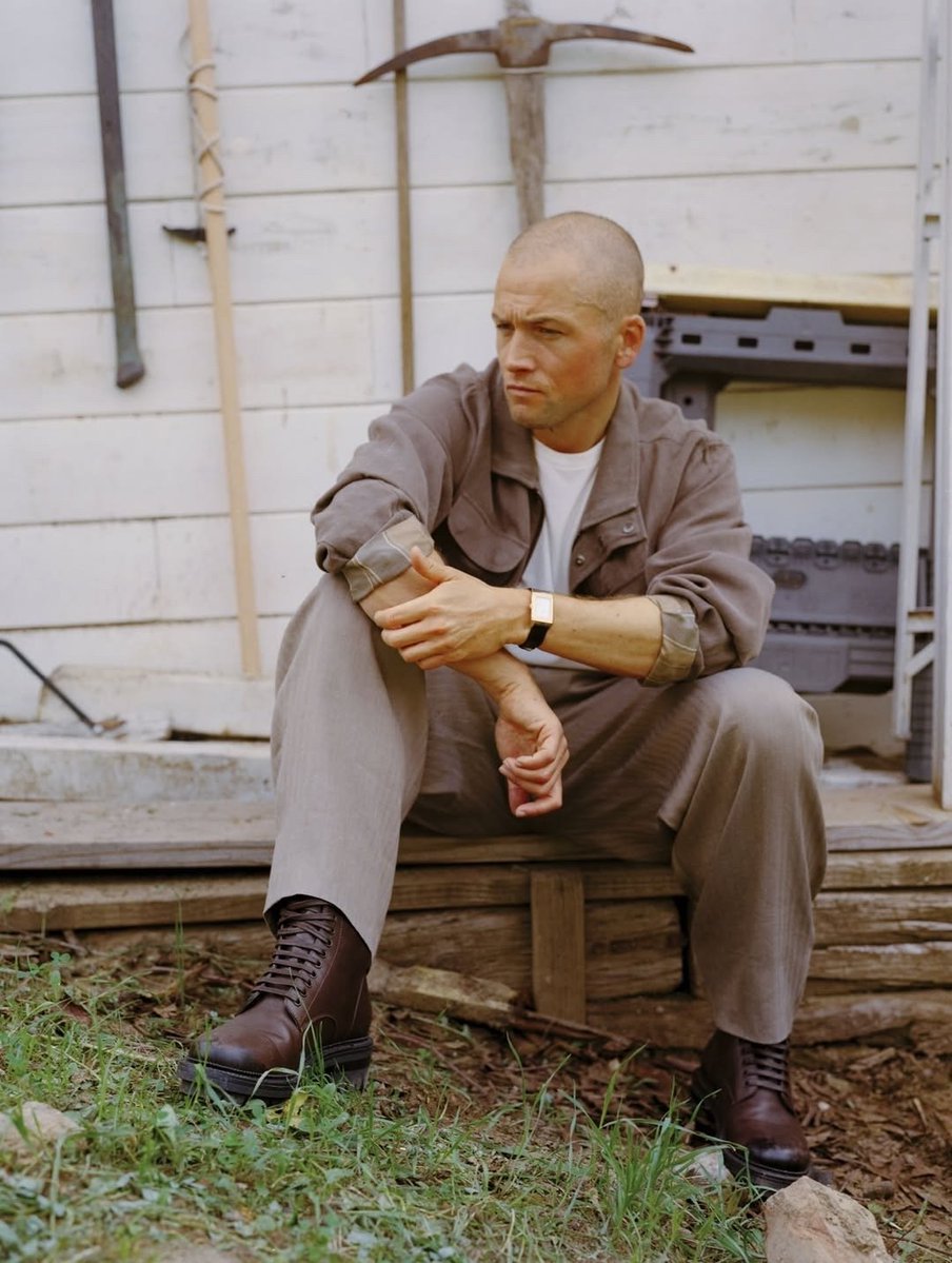 Magazine Covers 🐰 tweet media