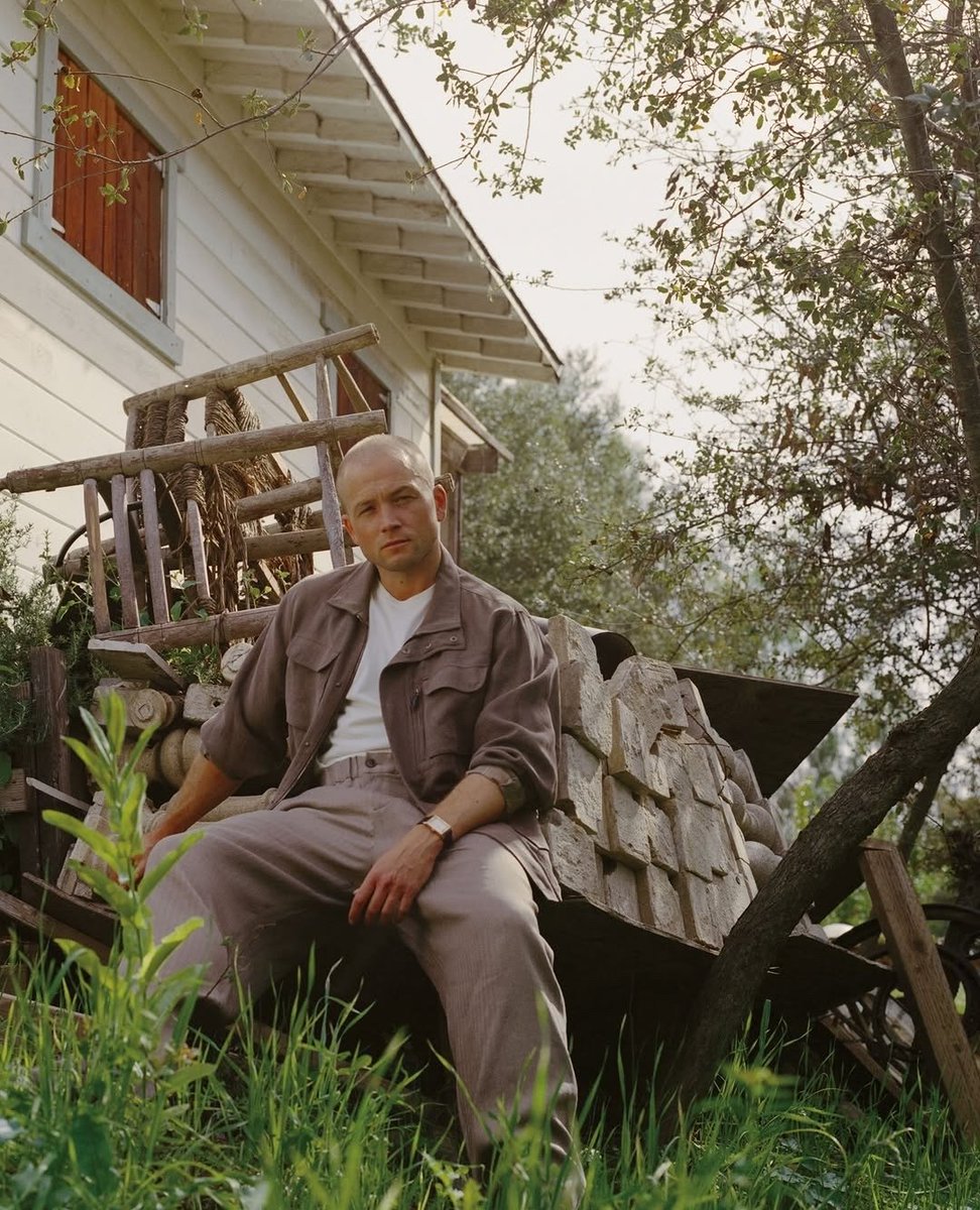 Magazine Covers 🐰 tweet media