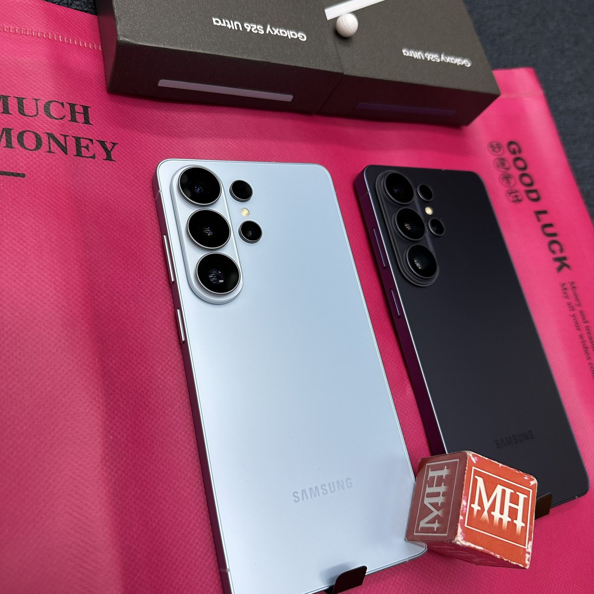 mobilehardwareO's tweet photo. Samsung Galaxy S26 Ultra
Privacy Display of your choice*
Frame of lighter with aluminium

Sky Blue in colour (left)

Cobalt Violet in colour (right)

𝘄𝘄𝘄.𝗺𝗼𝗯𝗶𝗹𝗲𝗵𝗮𝗿𝗱𝘄𝗮𝗿𝗲.𝘀𝗴

#mobilehardwareofficial
❤️❤️❤️

#samsung #samsungwithgalaxy #GalaxyS26Ultra https://t.co/mNeCMiaAY4