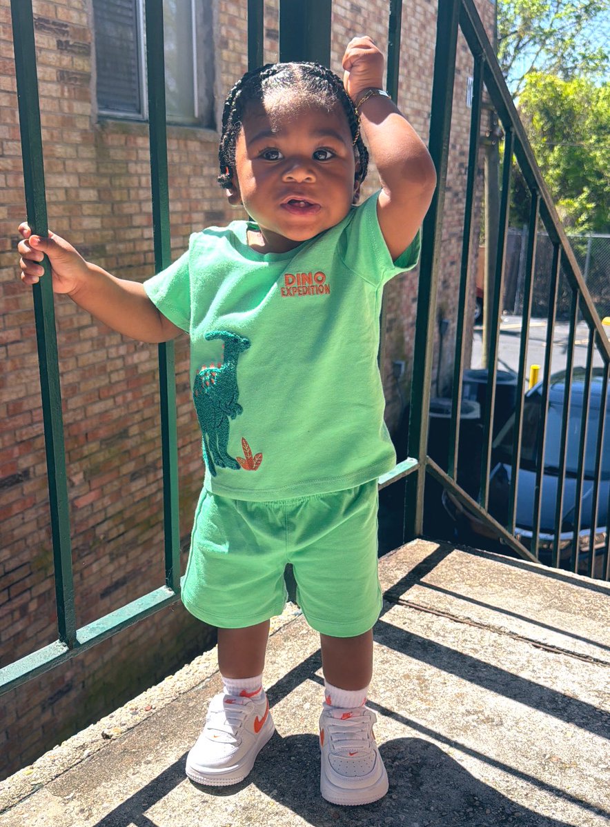 ne ᥫ᭡ tweet media