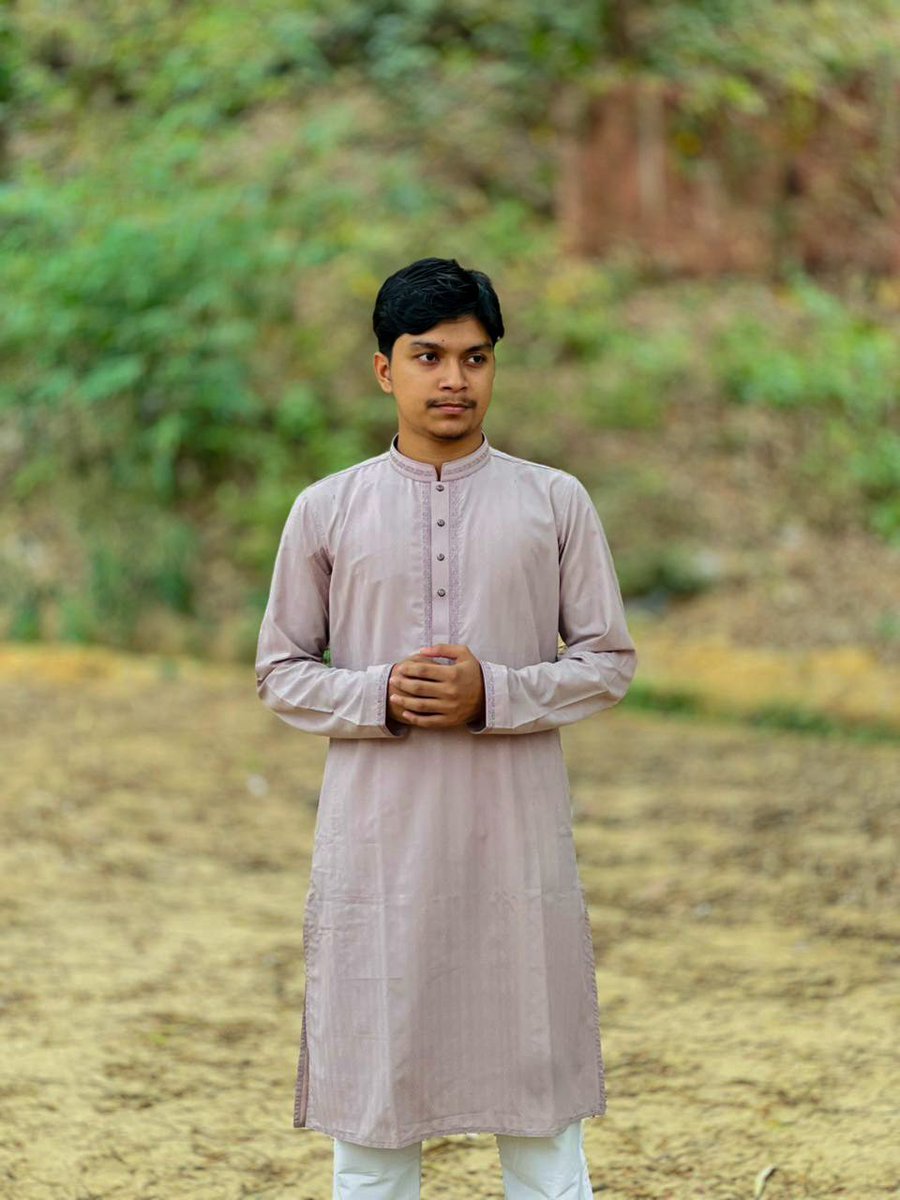 ImAshrafU's tweet photo. Eid Mubarak 🌙 Stay blessed.
#Eidmubarak https://t.co/reWAgwk2k7