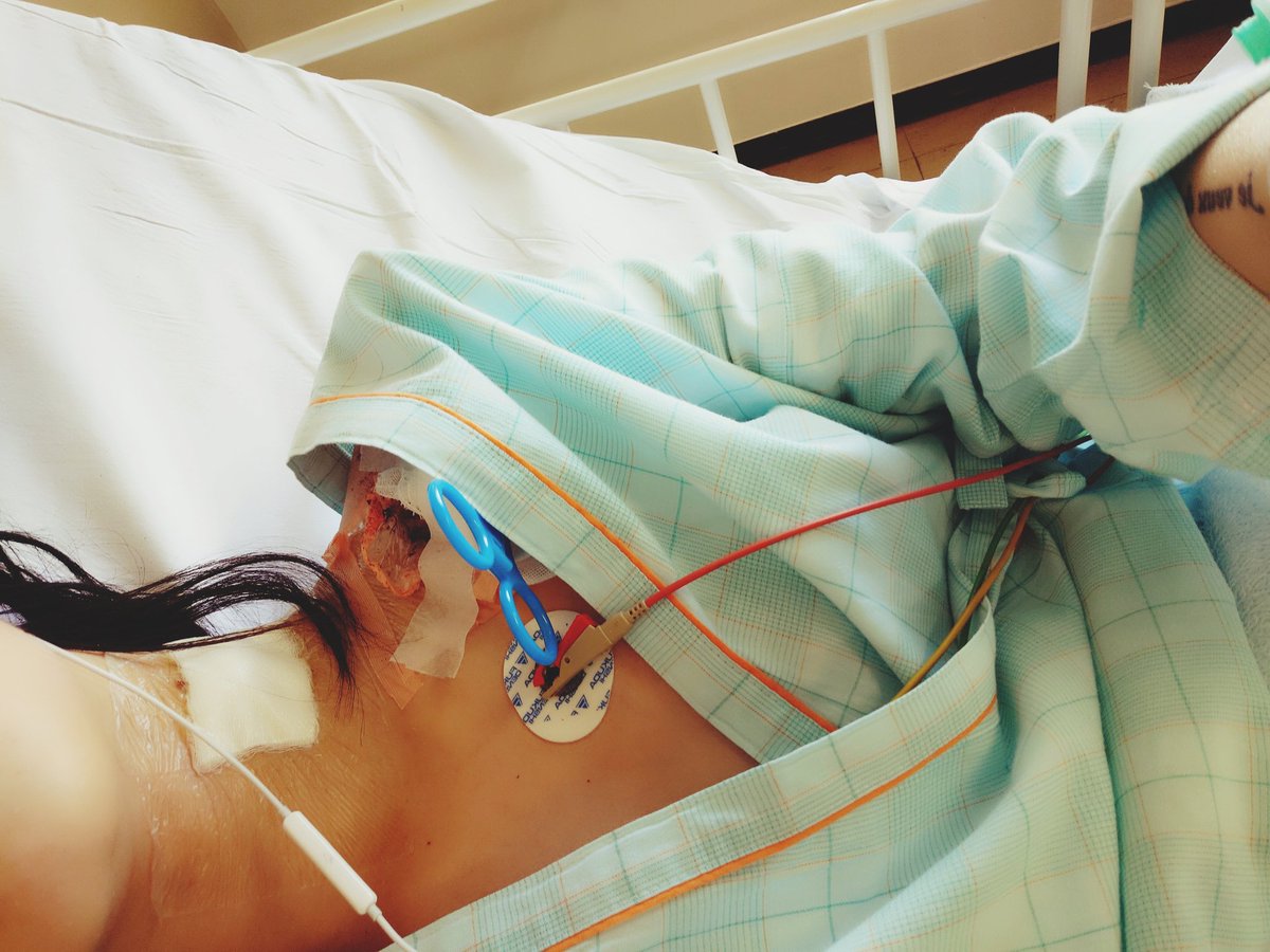 カリスマニート tweet media