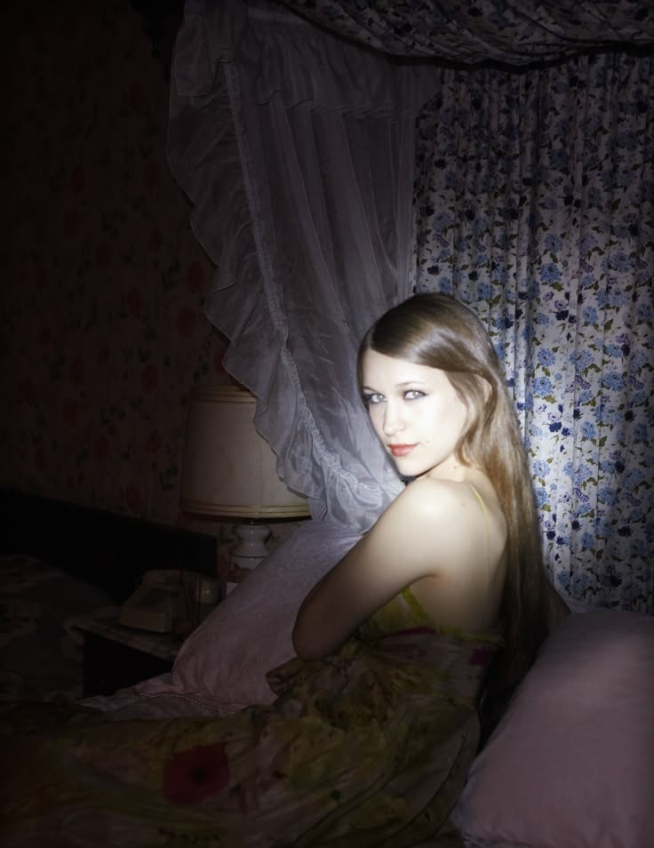 𝕶𝖆𝖑𝖊𝖎𝖉𝖔𝖘𝖈𝖔𝖕𝖊 𝕰𝖞𝖊𝖉 𝕲𝖎𝖗𝖑 tweet media