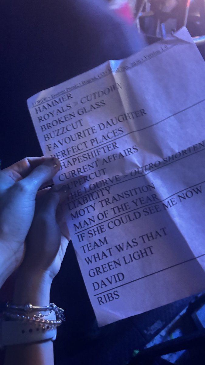 A quien le interese: este fue el setlist de Lorde anoche en el FEP.

Ojalá pueda venir pronto con su show en solitario. 🥹🧬⛓️