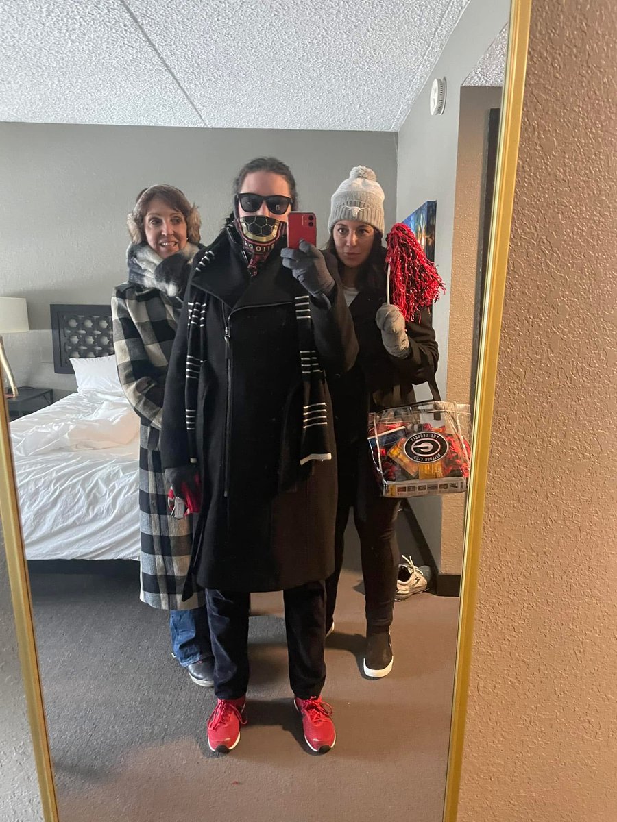 kelcyfreeman's tweet photo. @maryroach26 @MarchMadnessWBB @TheIowaHawkeyes Also WHERE WAS 80° WHEN I WAS THERE? https://t.co/w9DdYYXHb3