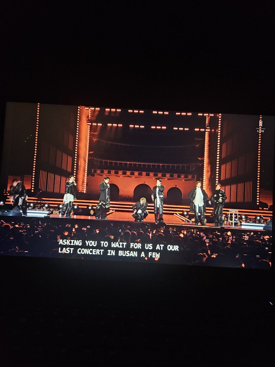 MarianaSkylee's tweet photo. Un aplauso al tío @NetflixLAT que se rifó con la traducción simultánea del concierto de bts, no mas tener que adivinar que decían https://t.co/b86aIJMcqG