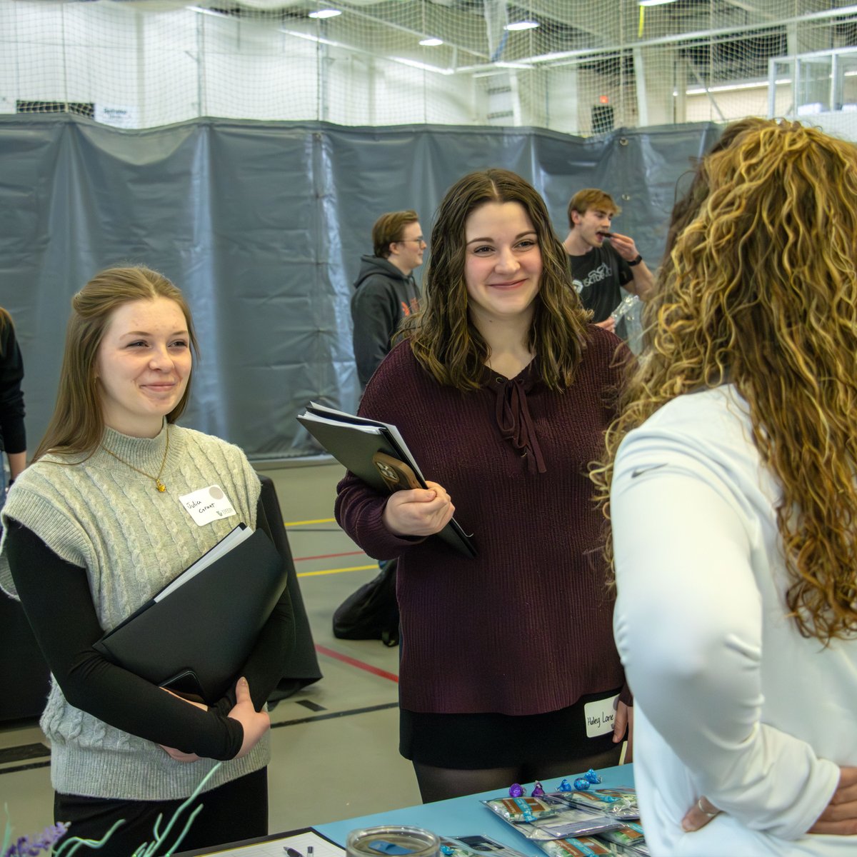 TiffinU's tweet image. Dragons at the Spring Career Fair 🐲

Meeting employers and figuring out what’s next.
#TiffinUniversity #CareerReady