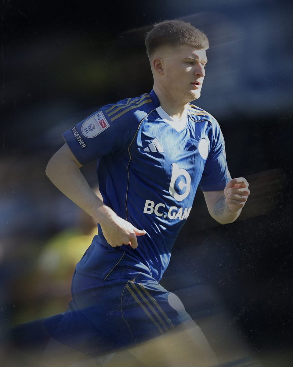 @MAYANTHESILVERFOX 🦊💙 tweet media