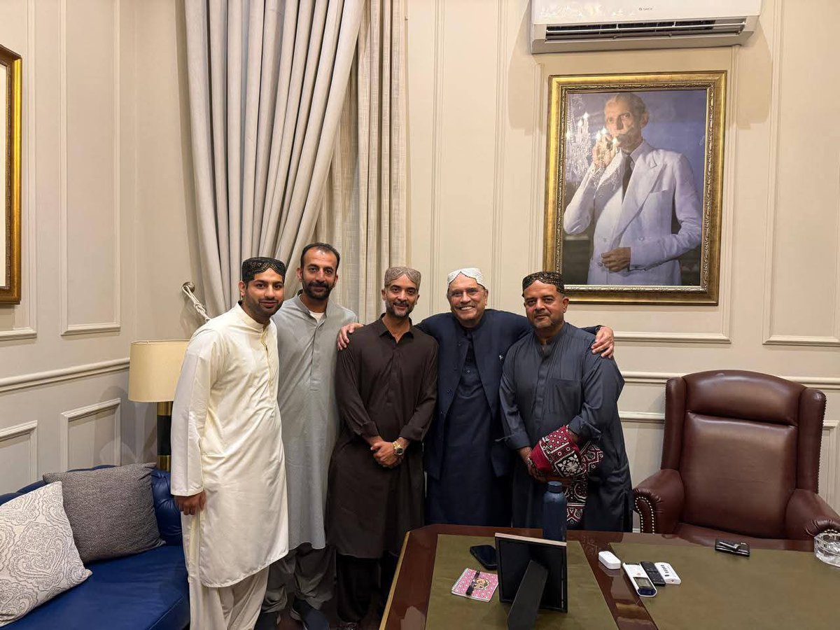 President of Pakistan Janab Asif Ali Zardari se Eid k moke Pe Ex ...