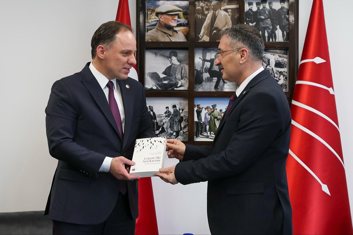 CHP Genel Merkezinde Ramazan Bayramı münasebetiyle  bayram ziyaretinde bulunduk.
Genel merkezde Bayram münasebetiyle görev alan parti çalışınları ve Bayram ziyaretlerinde yer alan arkadaşları Misafir perverliklerinren dolayı teşekkür ediyoruz.