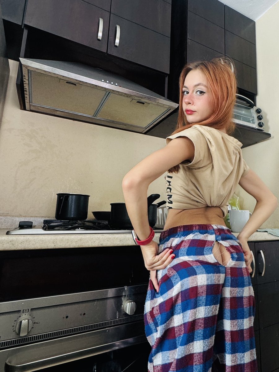 pinky.pupa tweet media