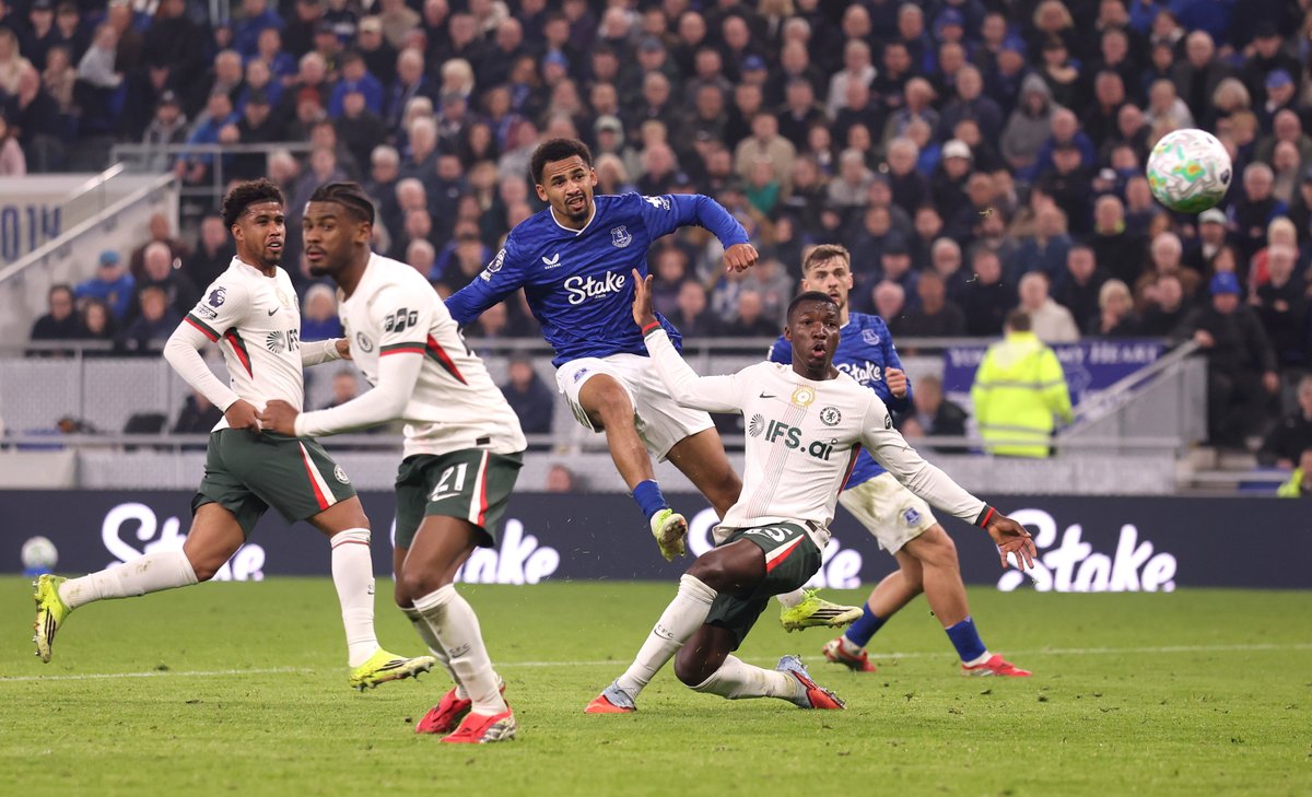 ????/????! ???????????????????????????? 3-???? ???????????????????????????? ????⚪️ Everton right on Chelsea's  tail in the battle for Champions League qualification thanks to an emphatic  win. LIVE: https://t.co/tthCCYRxQU #EVECHE