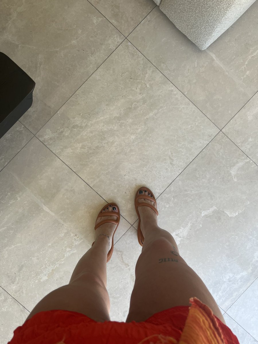 CHELLA 🪳 tweet media