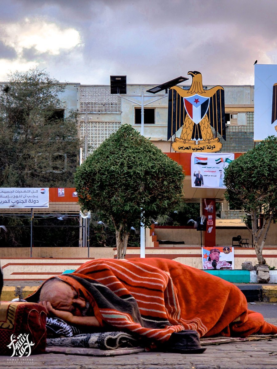 لسنا ممن يغير مواقفه بتبدل الظروف، ولا ممن يراهن على وعود لا تستند إلى إرادة الناس الحرة. ما نؤمن به ثوابت راسخة لا يمحوها زمن ولا يغيرها مكان، فحقوق الشعوب عصية على الإلغاء، حتى وإن تعثرت مساراتها أو جرت محاولات لإعادة صياغتها بعيداً عن تطلعات أصحابها.
​قد تُفرض علينا "واقعيات