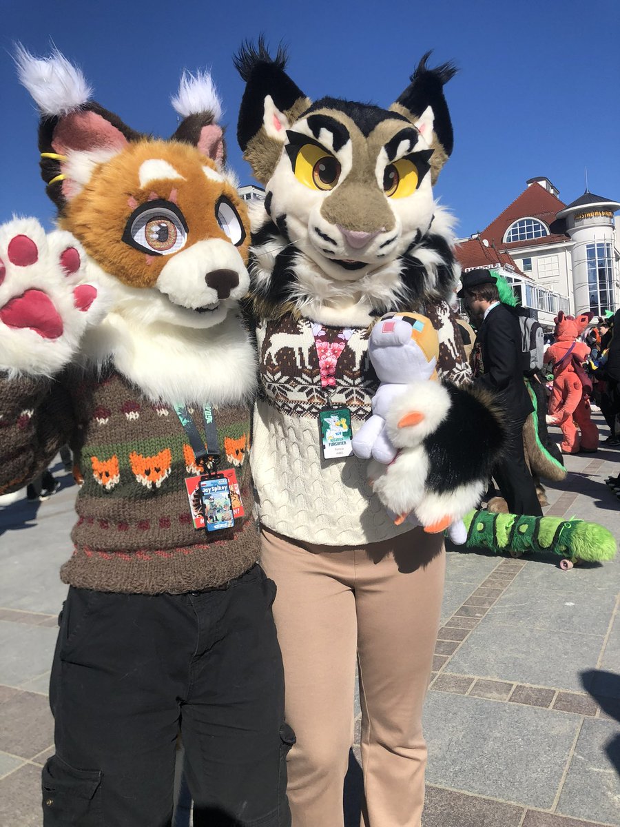 Two cuties at one pic >:3